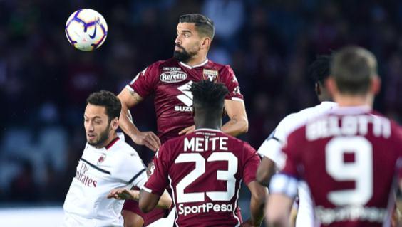 一名防守出 一名防守出