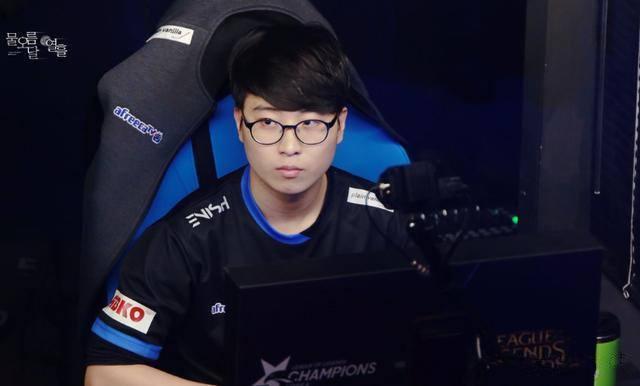 名字正是其 名字正是其